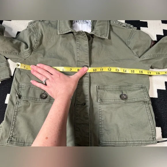 HOLLISTER, cropped, army jacket!! - Picture 8 of 9